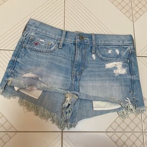 Hollister Low waisted Jean Shorts Size 24